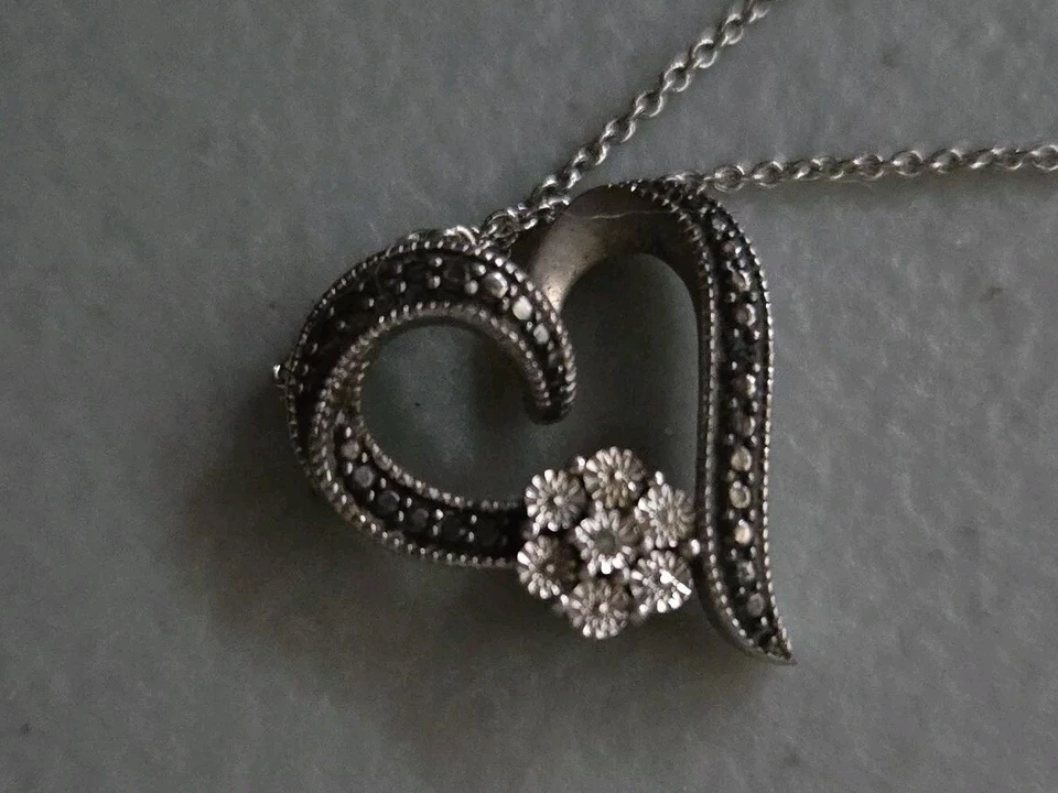 Delicados diamantes 925 KOHLS de 1/10 quilate T.W. Collar Corazón Abierto Diamante 18" Foto 1 de 4