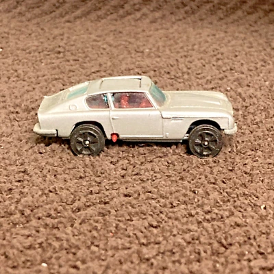 James Bond Aston Martin DB6 1979 Corgi  - Glidrose & Eon  007 1:64 - Image 1 of 4
