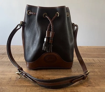 Bolso Cubo Dooney & Bourke Vintage Teton Cuero Guijarro Marrón Cordón Top Foto 1 de 4