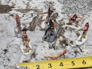 Lot Of Plastic  Indians And A Horse Lot 1 - Picture 1 of 15