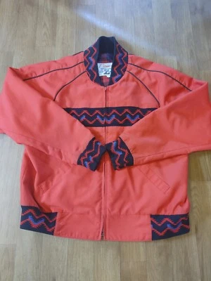 Chaqueta roja vintage de mezclilla y cuero diamante talla XL para hombre con detalles aztecas Foto 1 de 4