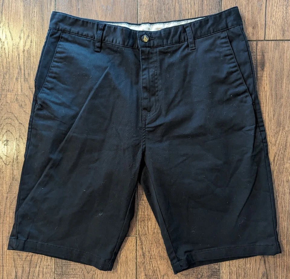 Volcom Men's Corpo Class Black Cotton Blend Shorts Size 33 - Excellent condition - Image 1 of 4