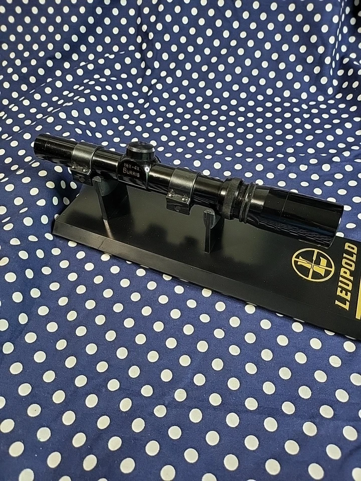 BURRIS 1 1/2X-4X MIRA TELESCÓPICA DE PISTOLA BRILLANTE EER VISOR DE RETÍCULA DÚPLEX CON ANILLOS Foto 1 de 4