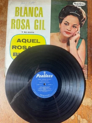 Blanca Rosa Gil, Memo Salamanca Y Su Orquesta – Aquel Rosario Blanco LP Peerless - Image 1 of 4