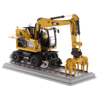 Caterpillar | 1:50 CAT YELLOW | CAT 323F Railroad Excavator | # CAT 85662 - Image 1 of 4