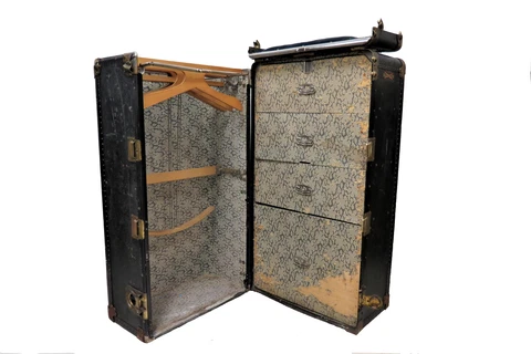Vintage Hartmann Cushion Top Wardrobe Trunk With Key Cover