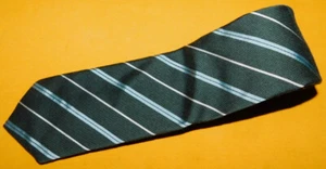 VINEYARD VINES MADE IN U.S.A. WOOL/SILK MULTI COLOR STRIPED TIE - DESIGNER TIES. - Picture 1 of 3