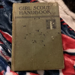 Manuale/rilegato Girl Scout 1938 - Foto 1 di 4
