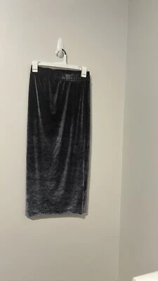 Falda Silence + Noise Urban Outfitters Terciopelo Gamuza Gris Hasta la Rodilla Talla Pequeña Foto 1 de 3