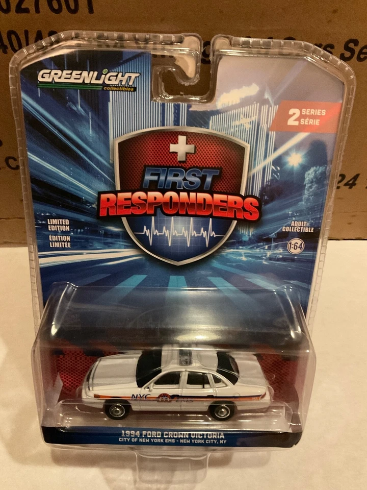 Greenlight Hobby Exclusive Ford Crown Victoria New York EMERGENCY Medical EMS - Image 1 of 1