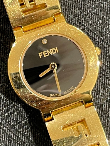 Orologio donna FENDI 3060L oro Stella modello limitato quadrante nero analogico usatoone