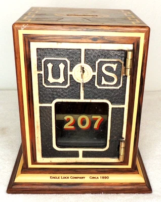 Antiguo banco de puerta de caja de correos USPS P O con "MADERA RARA" BUZ'S artesanía en madera Foto 1 de 4