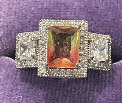Anillo Bomba Fiesta RBP Puesta de Sol Ombré Cristal Reina de Corazones Talla 6 Usado en Excelente Condición Foto 1 de 4