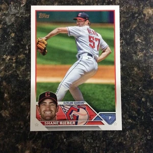 2023 Topps Serie 1 #298 Shane Bieber Cleveland Guardians    - Imagen 1 de 2