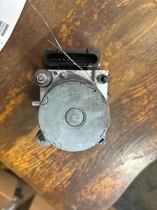 Anti-lock Brake Parts SUBARU FORESTER 06 07 08 - Picture 1 of 4