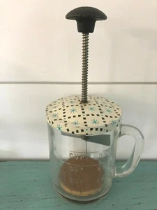 Vintage Hazel Atlas Food Chopper Farmhouse Starburst Design Measuring Cup  - Picture 1 of 2
