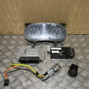 Vivaro / Trafic 2.0 CDTI 2010 komplettes ECU-Kit 0281015330 / P8200943317 - Bild 1 von 3