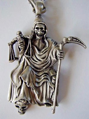 Collar de peltre de Santa Muerte Parca MUERTE MUERTE Halloween Colgante Esqueleto HORROR Foto 1 de 4