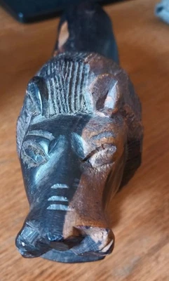 LION RUGISSANT - IMPOSANTE SCULPTURE ARTISANALE EN BOIS d'ÉBÈNE  MASSIF - 1950 - Photo 1/4