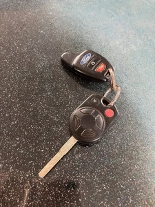 Ford Transit Key And Key Fob - Picture 1 of 8