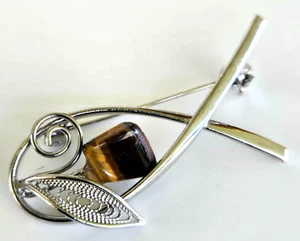 Vintage Japan Tigerauge stilisiert Atom filigran silberfarben Spray Pin 1-7/8" - Bild 1 von 5