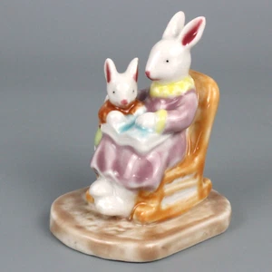 Hase Kaninchen Mutter Kind Figur Keramik anthropomorph Lese Schaukelstuhl - Bild 1 von 7
