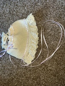 Handmade Hand crocheted baby girl Ivory bonnet New Born - 000767 - Picture 1 of 5