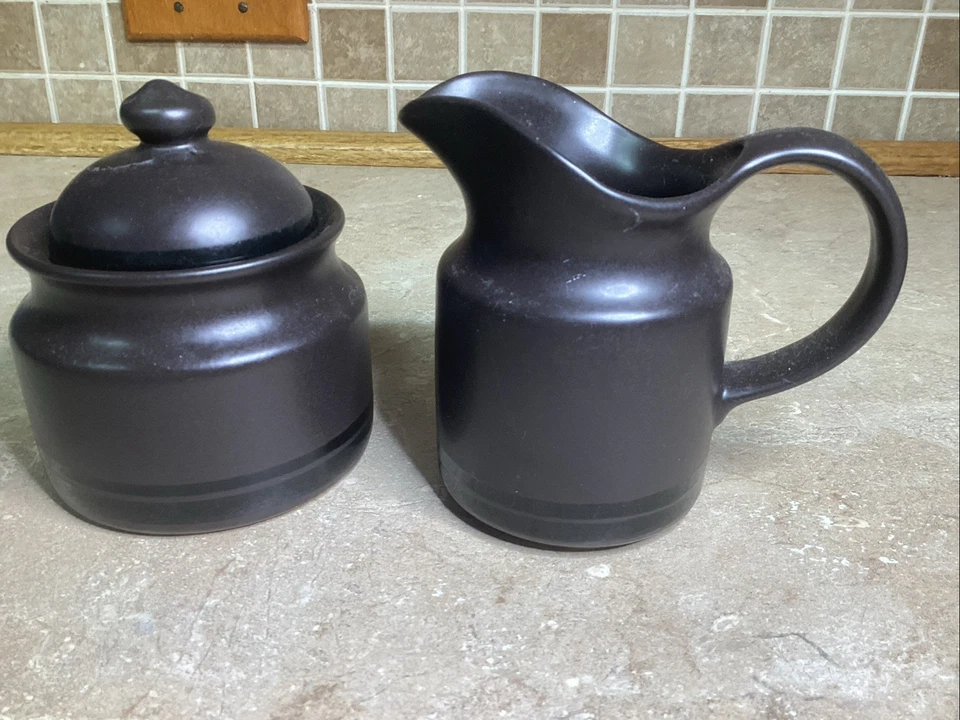 Juego de azucarero y crema Pfaltzgraff Midnight Sun con tapa Foto 1 de 3