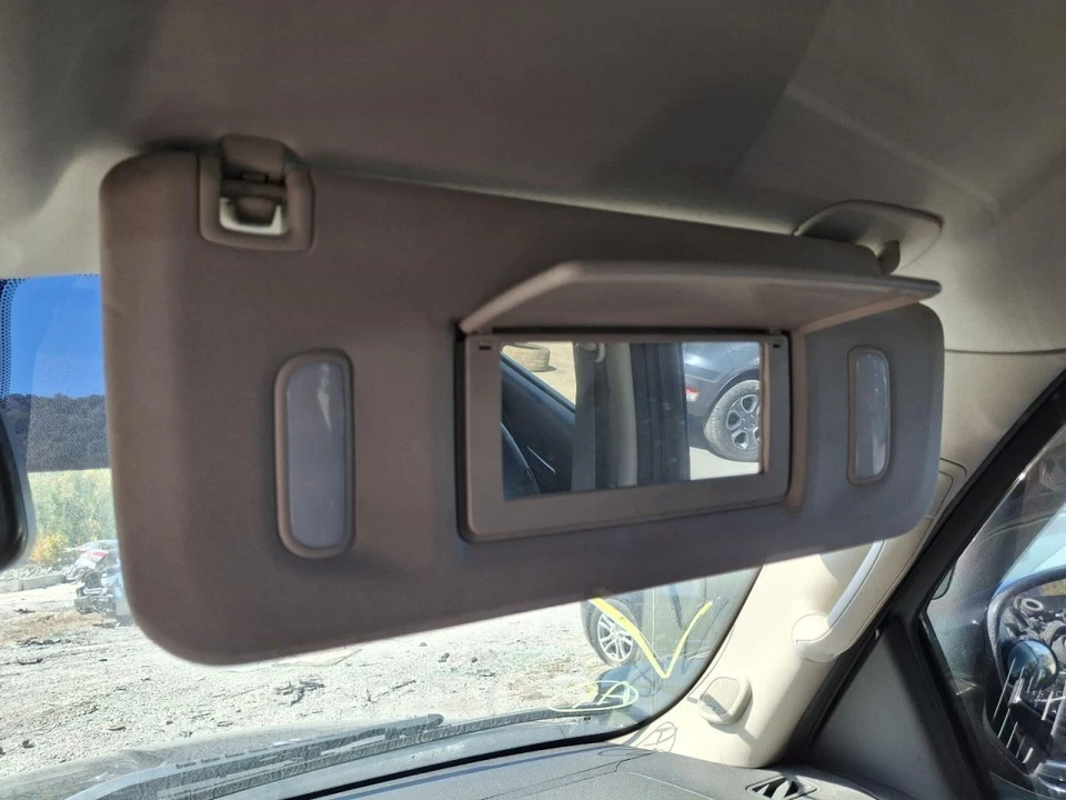 Parasol derecho pasajero iluminado para 07-14 ESCALADE 3713794 Foto 1 de 4