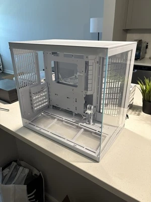 Lian Li O11D Mini V2 White Computer Case - Image 1 of 2