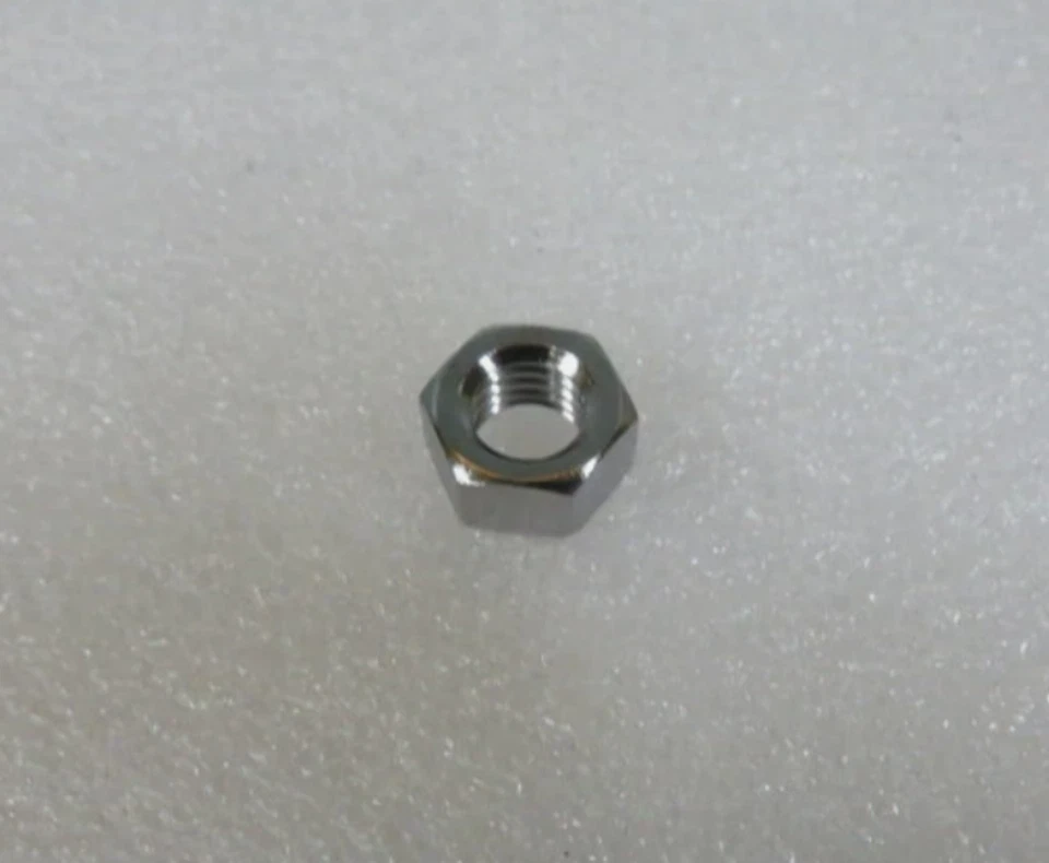 Tuerca OEM Suzuki DR350 GN125 GS500 GSX750 LT-F250 LT-F4 VS1400 CANTIDAD: 6 08310-00087 Foto 1 de 1