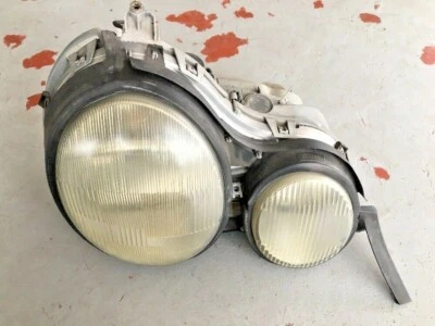 Faro lateral derecho pasajero Mercedes E300 300D 1997-1999 14434600 OEM Foto 1 de 4
