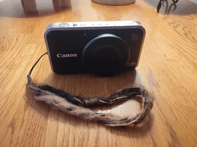 Canon PowerShot SX210 IS 14X Optical Zoom Digital Camera  untested Parts - Image 1 of 4