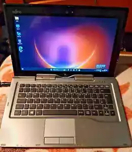 Fujitsu Stylistic Q702 Tablet & Keyboard 10.1 128GB SSD 4GB Ram Windows 11 - Picture 1 of 9