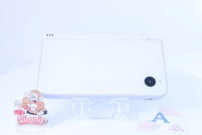 Nintendo DSi LL  Color:white  [Rank :A] W/USB Cable [Japanese Ver ] - Image 1 of 4