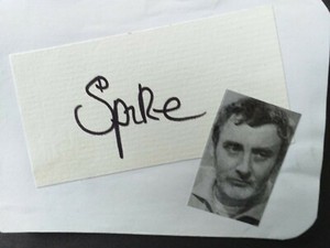 GENUINE SUPERB Signed card by SPIKE MILLIGAN Comedy Genius of GOONS Fame 