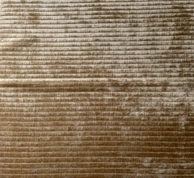   Remanente de tela de terciopelo a rayas con textura dorada 24"x 24" Foto 1 de 2