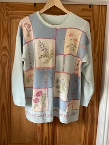 Pretty Pale Blue Ladies Jumper with Embroidered Flower Panels - Medium Size - Picture 1 of 5