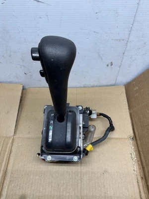 Palanca de cambios Mitsubishi Fuso FE180 2009 2010 4,9 L diésel usada transmisión automática Foto 1 de 4