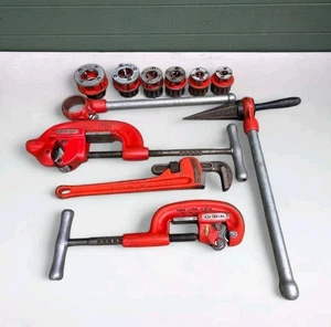 Ridgid 111-R Pipe 1/4" to 1-1/4" Threader Reamer 3-S Cutters & Wrench - Picture 1 of 3