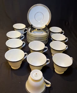 (1) EINE WATERFORD NEWGRANGE PLATINRAND TASSE UNTERTASSE ** 10 SETS EA SEPARAT ERHÄLTLICH - Bild 1 von 10