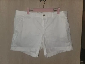 Women's Old Navy Khaki Fav 5' Mid-Rise White Shorts Size 16 - Picture 1 of 11