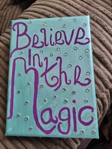 Lovely Green colour wall art Canvas Picture says Believe in the magic Very Good - Picture 1 of 3