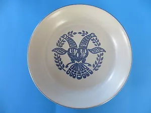 Pfaltzgraff 9 inch Pie Plate/Baking in Yorktowne Stoneware - Picture 1 of 7