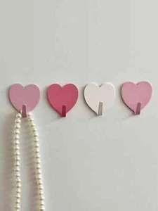 5pcs Cute Heart Shape Hooks Self Adhesive Hooks Strong Sticky Wall Door Hang UK. - Picture 1 of 9