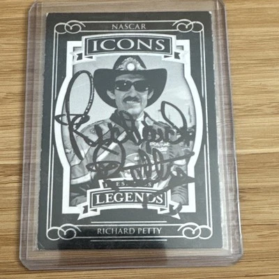 RICHARD PETTY Signed Autographed 2008 Press Pass Legends - Image 1 of 4