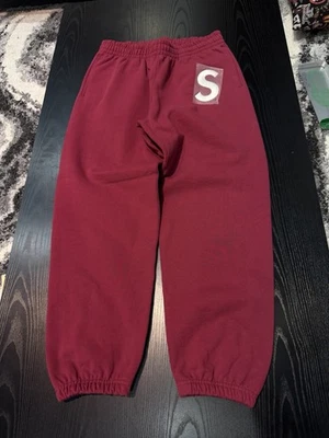 Pantalones deportivos Supreme S Logo Rojo (PS25) Nuevos Talla Mediana **RAROS SUPREME* Foto 1 de 4