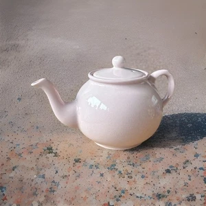 Vintage Teapot, Pink Pastel, 15cm tall - marked Arthur Wood made in England - Picture 1 of 10