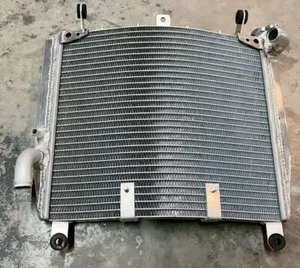 CUSTOM MADE ALUMINUM RADIATOR FOR 2003 2004 TRIUMPH DAYTONA 600 650 - Picture 1 of 8