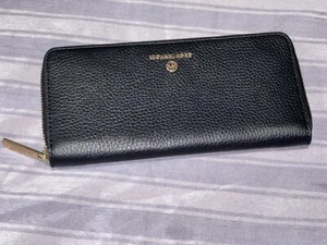Michael Kors- Jet Set Charm Black Wallet- Zipper - Picture 1 of 6